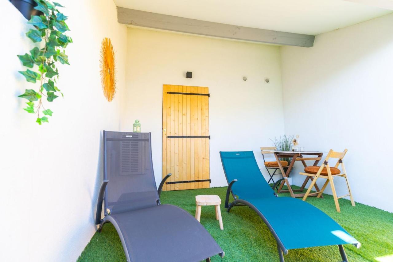 Love Room Du Mont D'Or - Baignoire Spa - Minibar Offert Marseilles Buitenkant foto