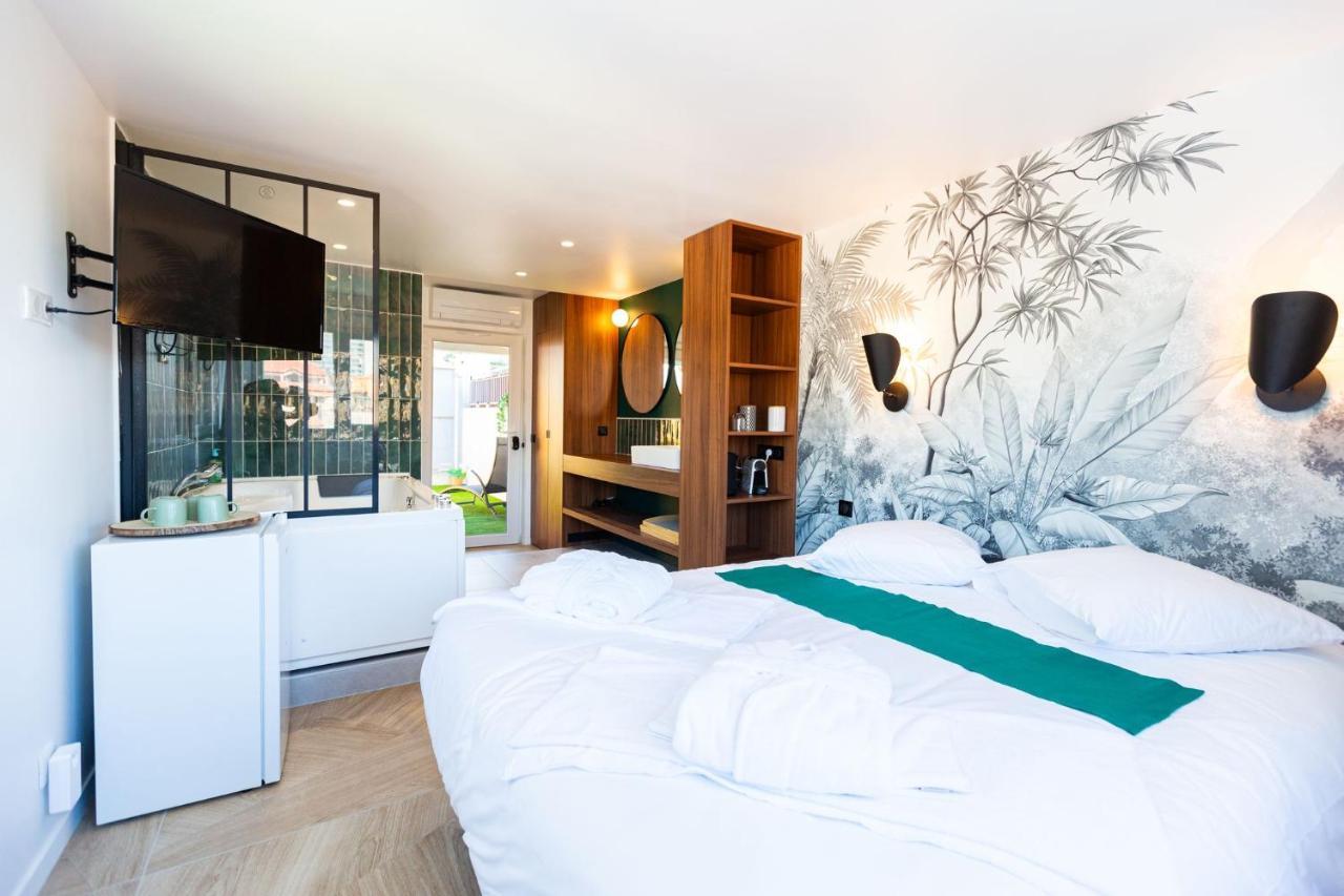 Love Room Du Mont D'Or - Baignoire Spa - Minibar Offert Marseilles Buitenkant foto