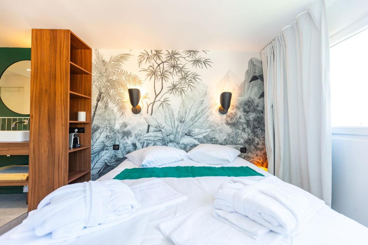 Love Room Du Mont D'Or - Baignoire Spa - Minibar Offert Marseilles Buitenkant foto